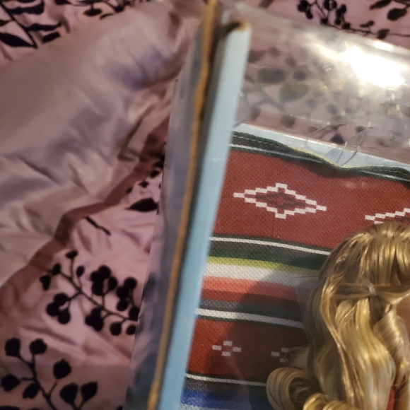 Farrah Fawcett Black Label Collectors Barbie *Damaged Box* - Picture 14 of 16